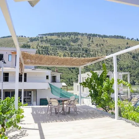 Vakantiehuis Cereni Berat